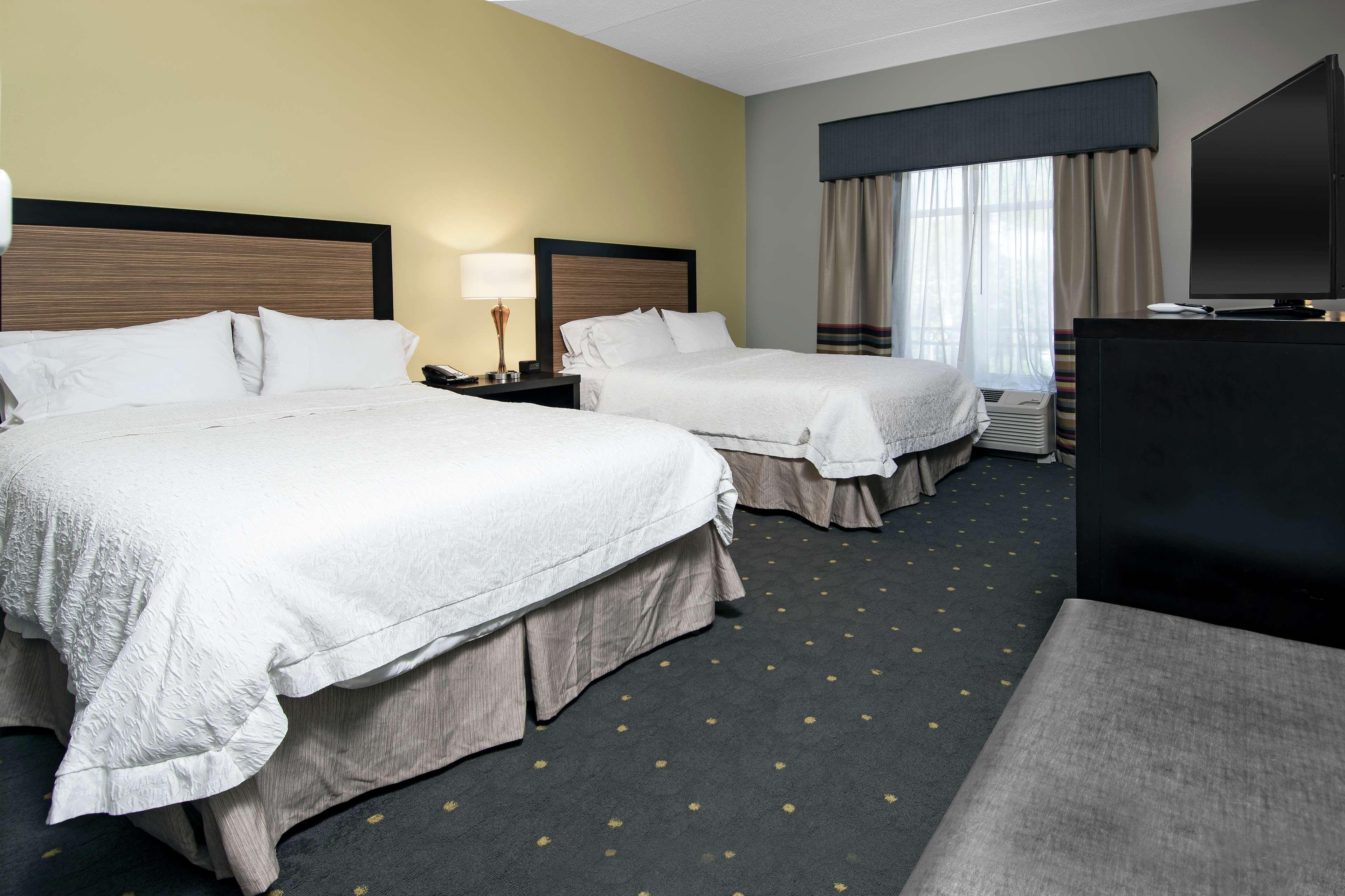 Hampton Inn & Suites - Raleigh Downtown Екстериор снимка
