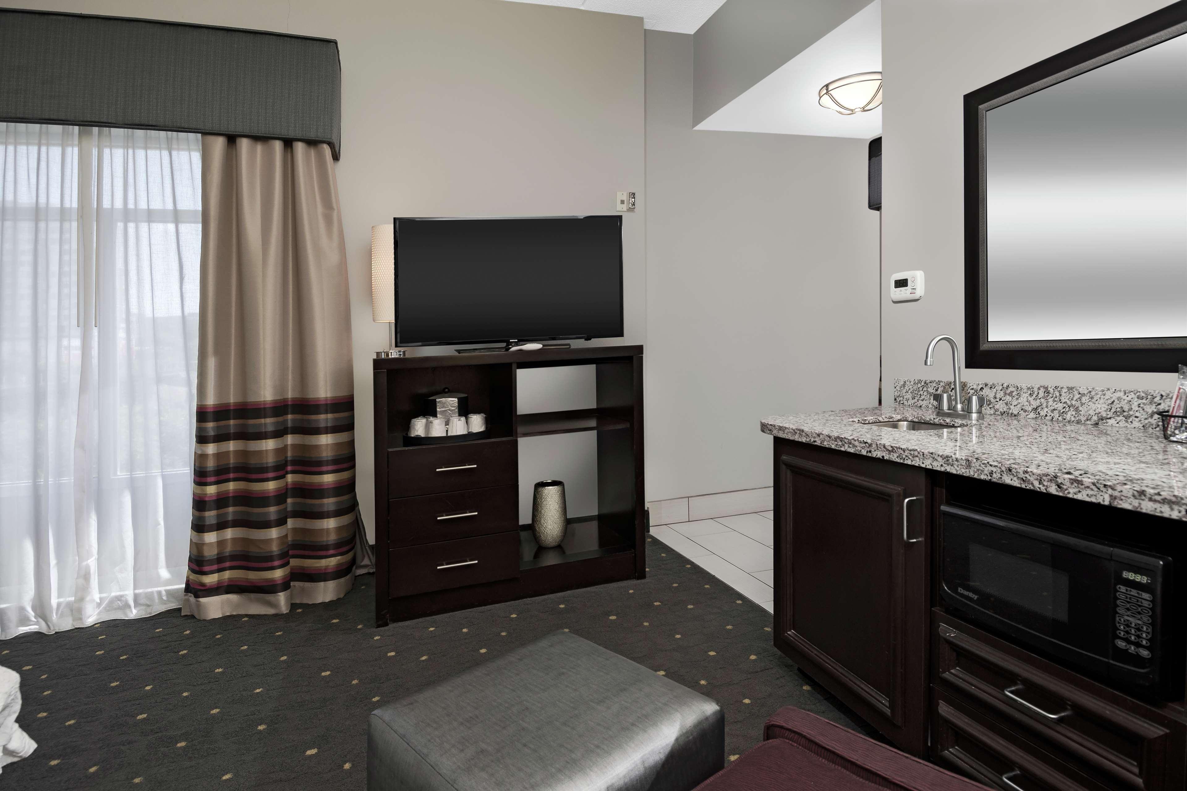 Hampton Inn & Suites - Raleigh Downtown Екстериор снимка