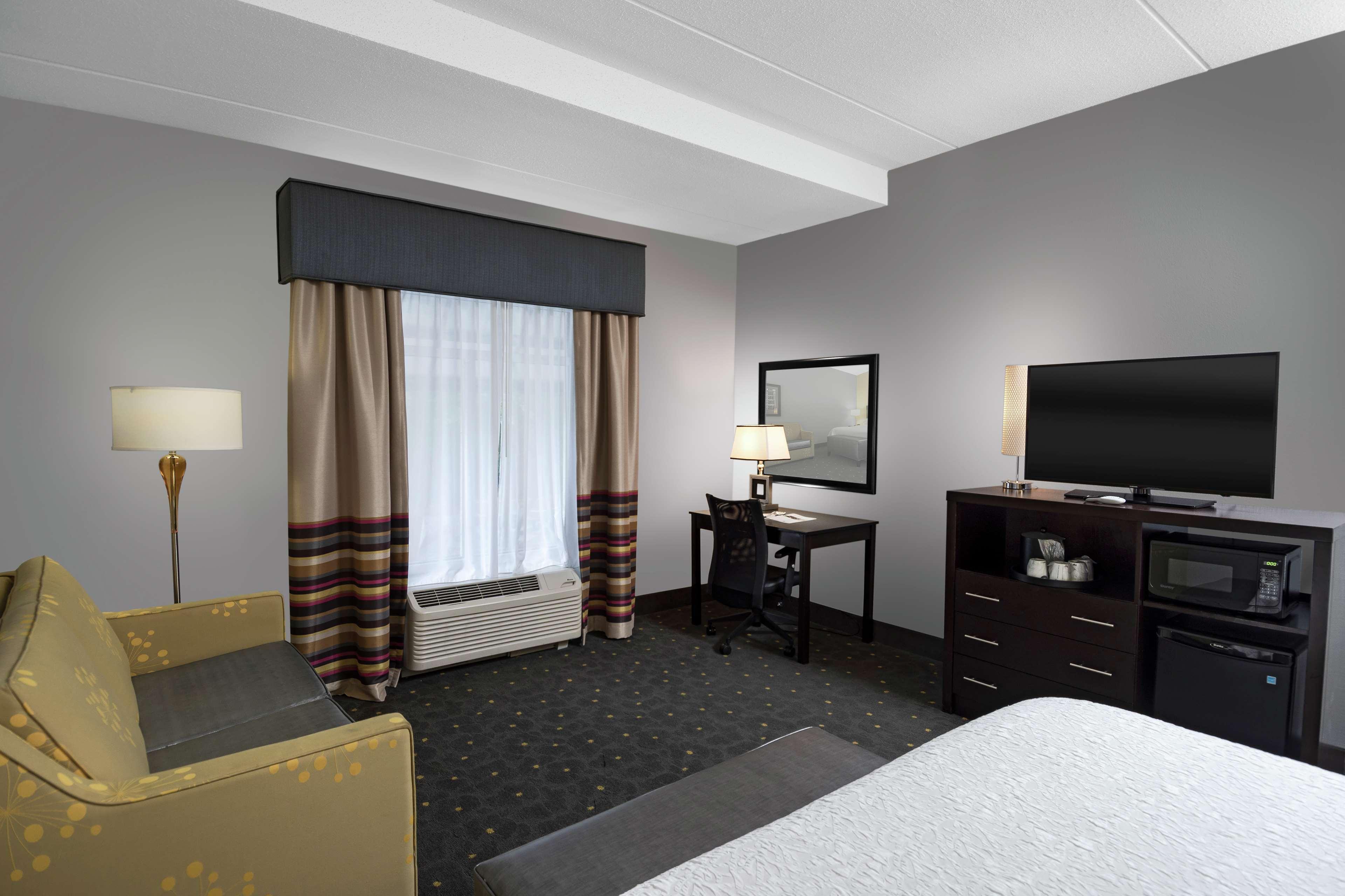 Hampton Inn & Suites - Raleigh Downtown Екстериор снимка