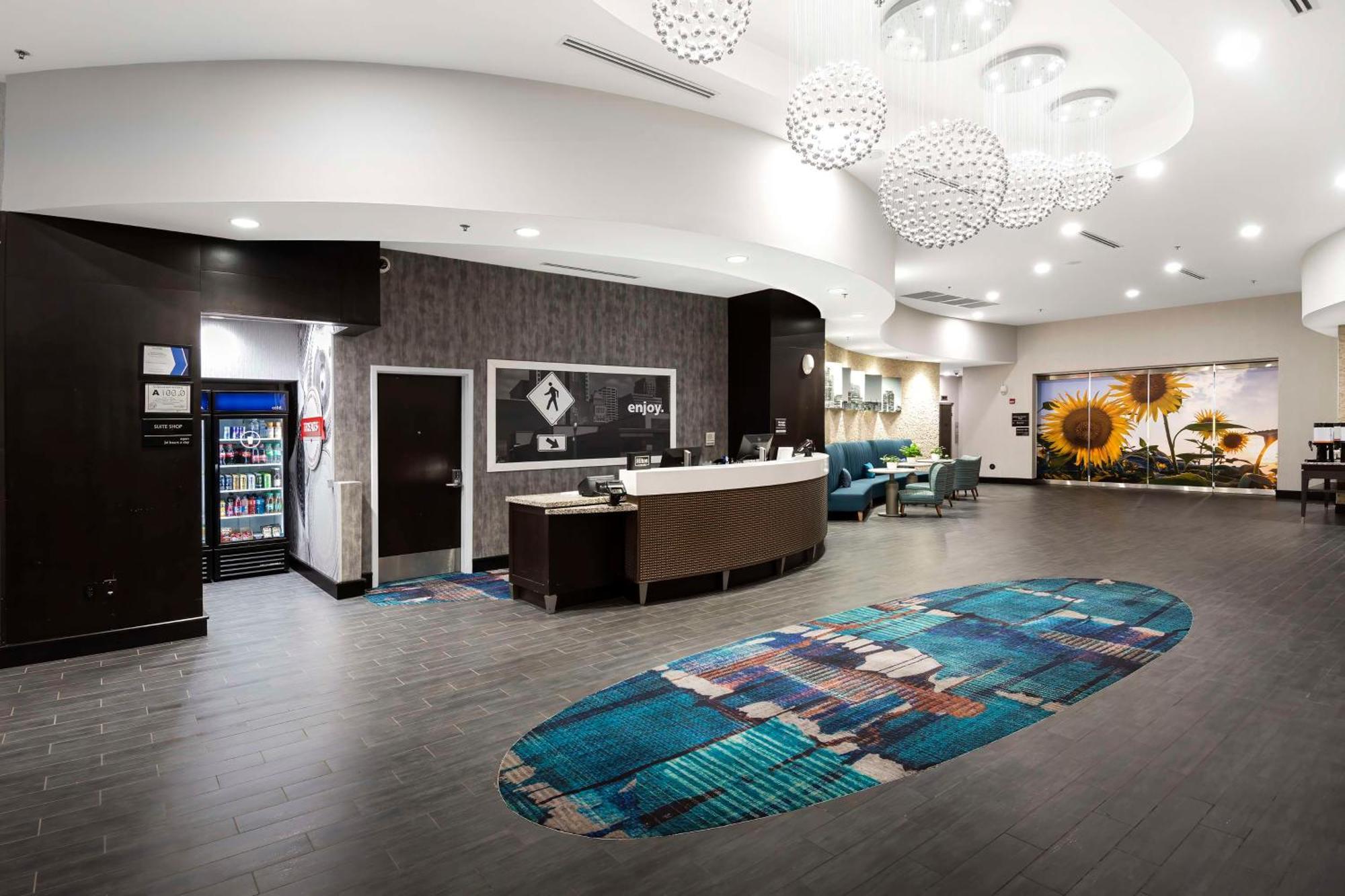 Hampton Inn & Suites - Raleigh Downtown Екстериор снимка