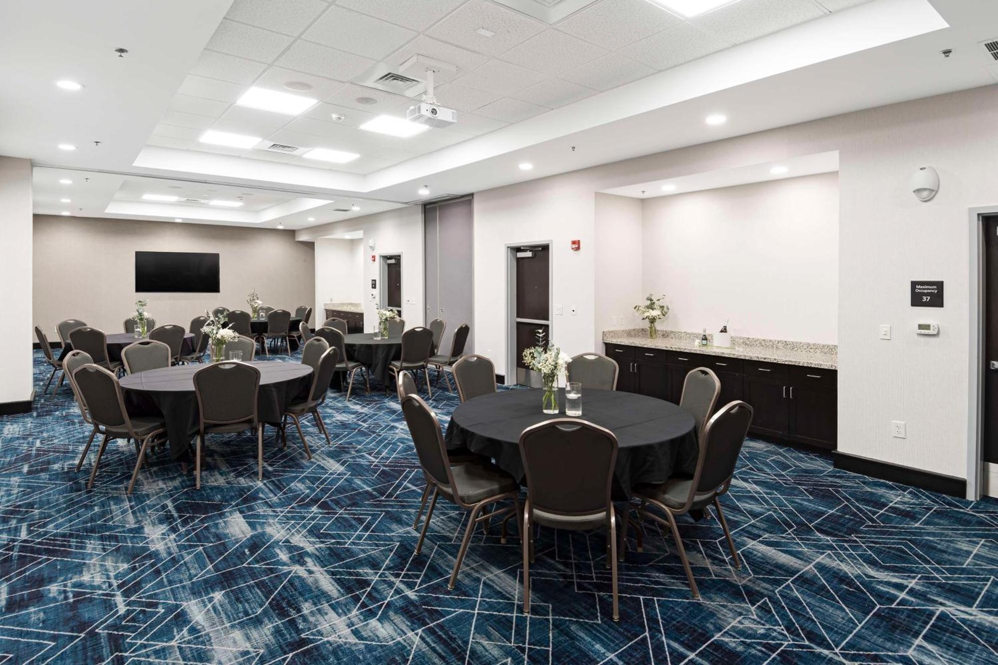 Hampton Inn & Suites - Raleigh Downtown Екстериор снимка