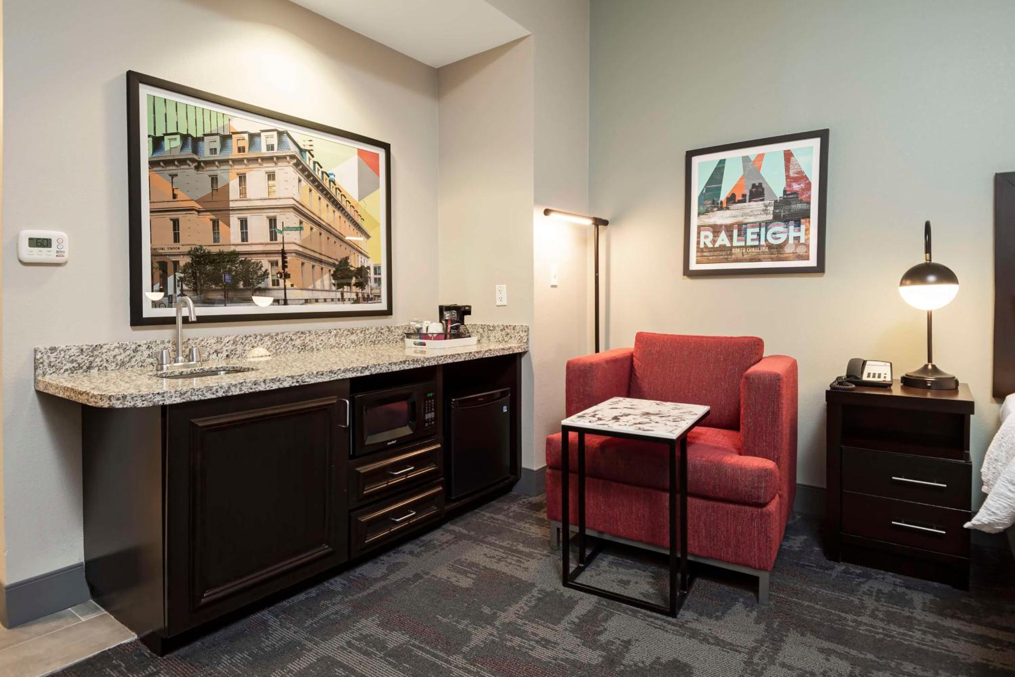 Hampton Inn & Suites - Raleigh Downtown Екстериор снимка
