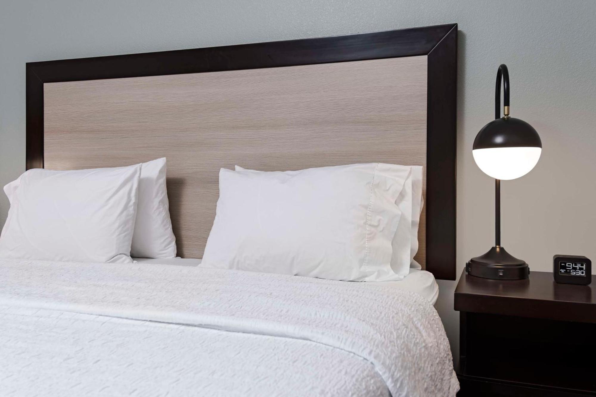 Hampton Inn & Suites - Raleigh Downtown Екстериор снимка