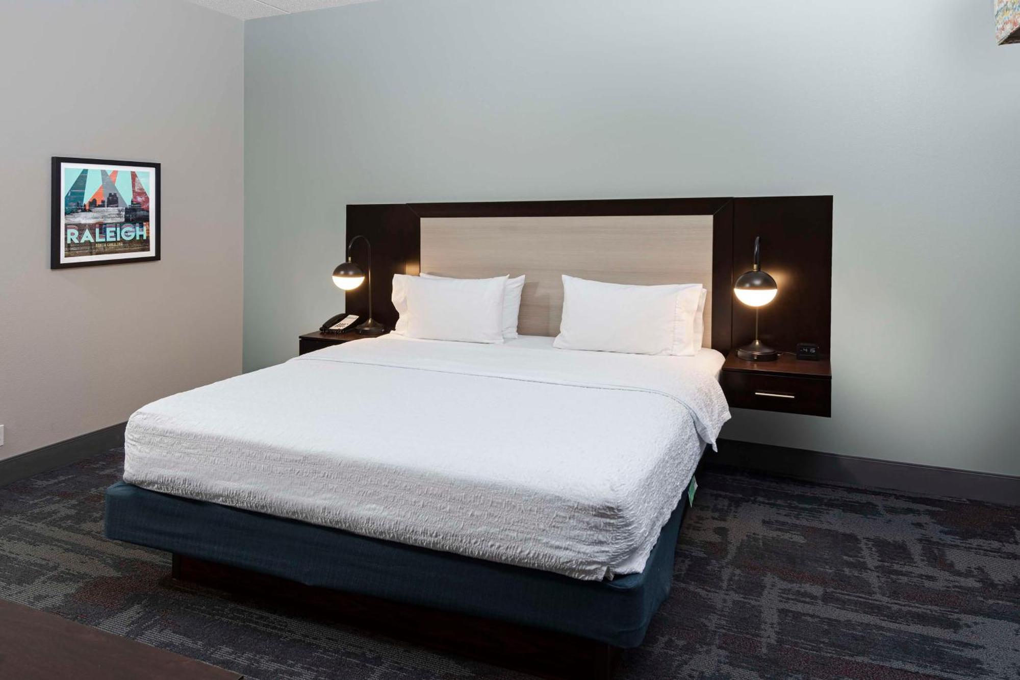 Hampton Inn & Suites - Raleigh Downtown Екстериор снимка