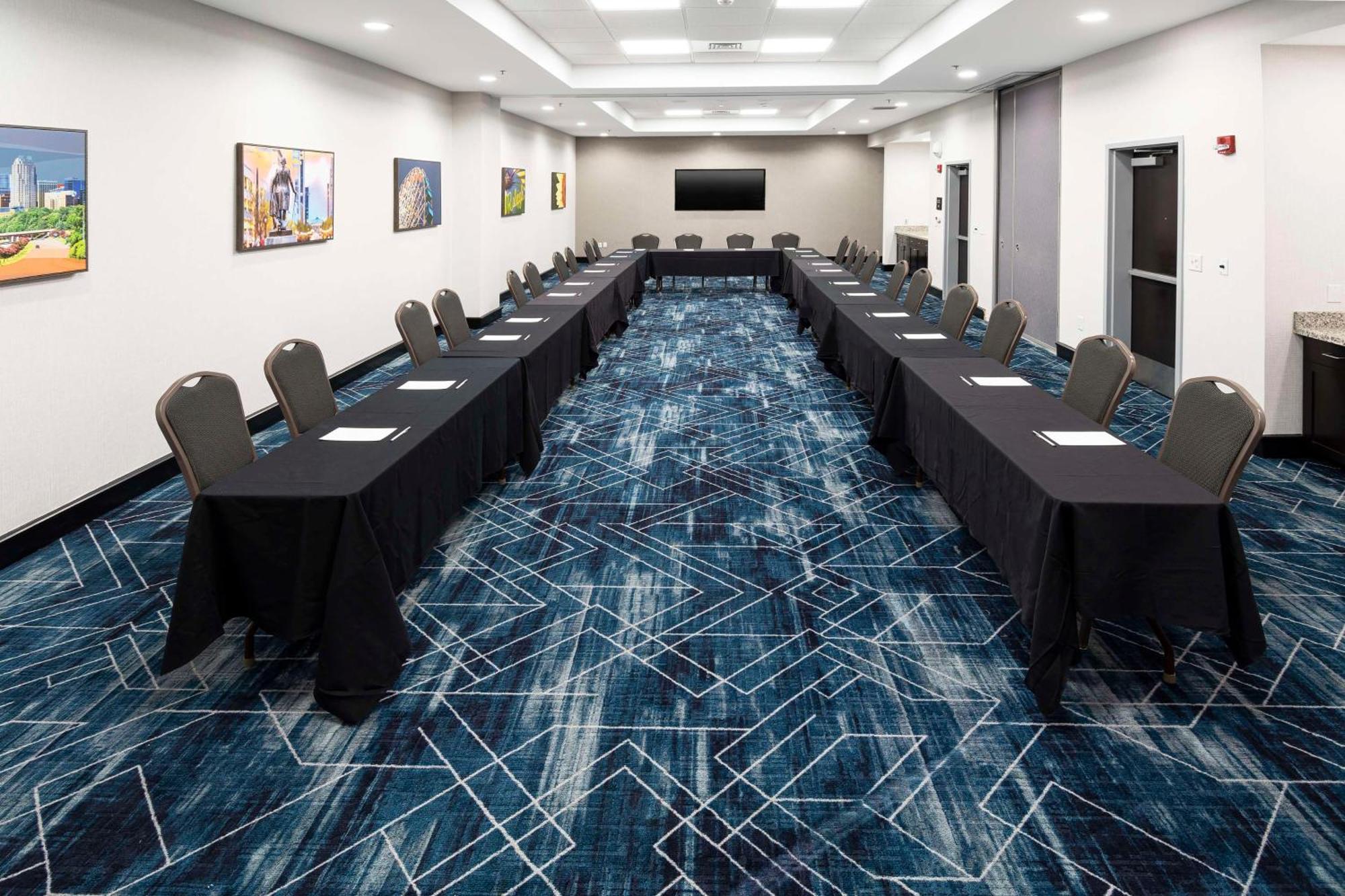 Hampton Inn & Suites - Raleigh Downtown Екстериор снимка