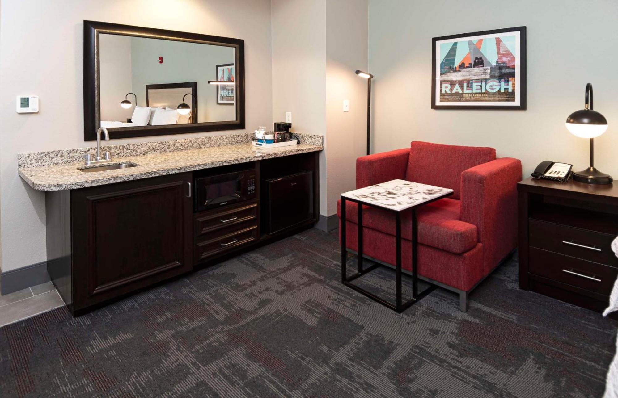 Hampton Inn & Suites - Raleigh Downtown Екстериор снимка