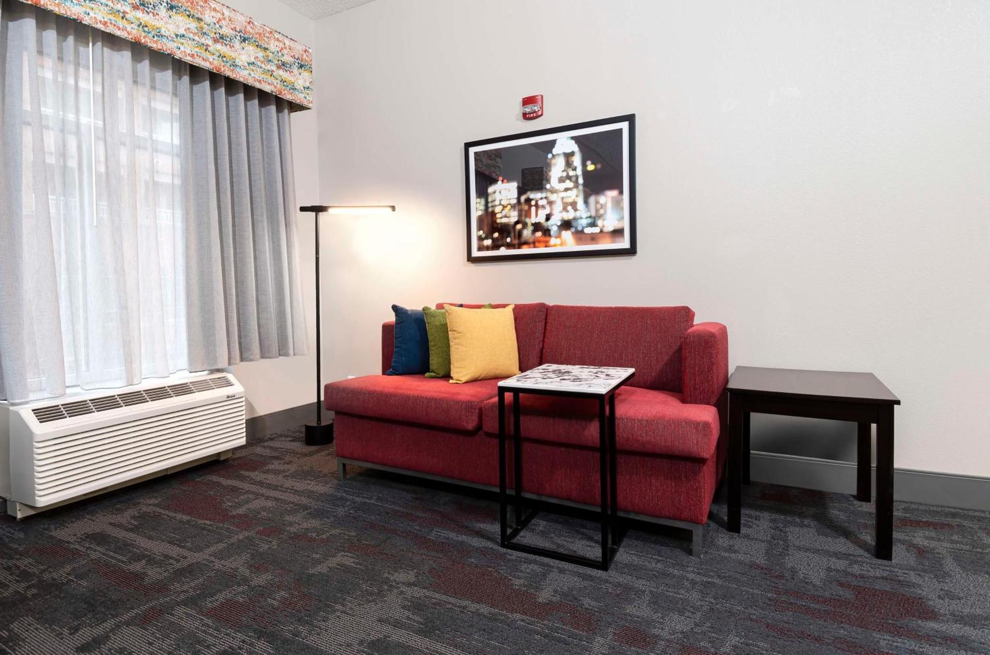 Hampton Inn & Suites - Raleigh Downtown Екстериор снимка