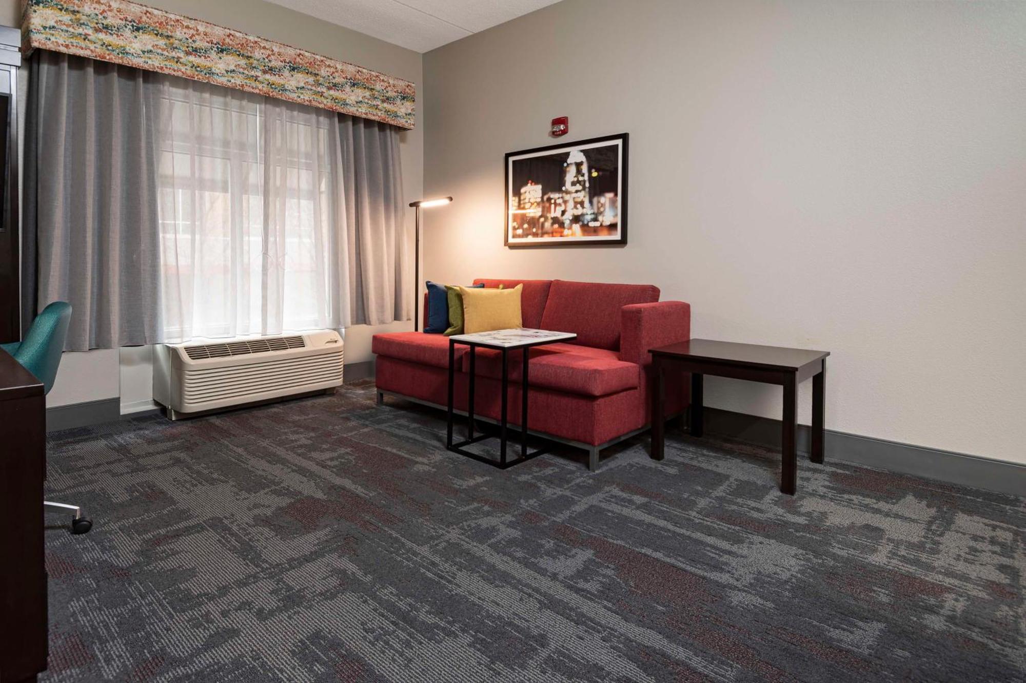 Hampton Inn & Suites - Raleigh Downtown Екстериор снимка