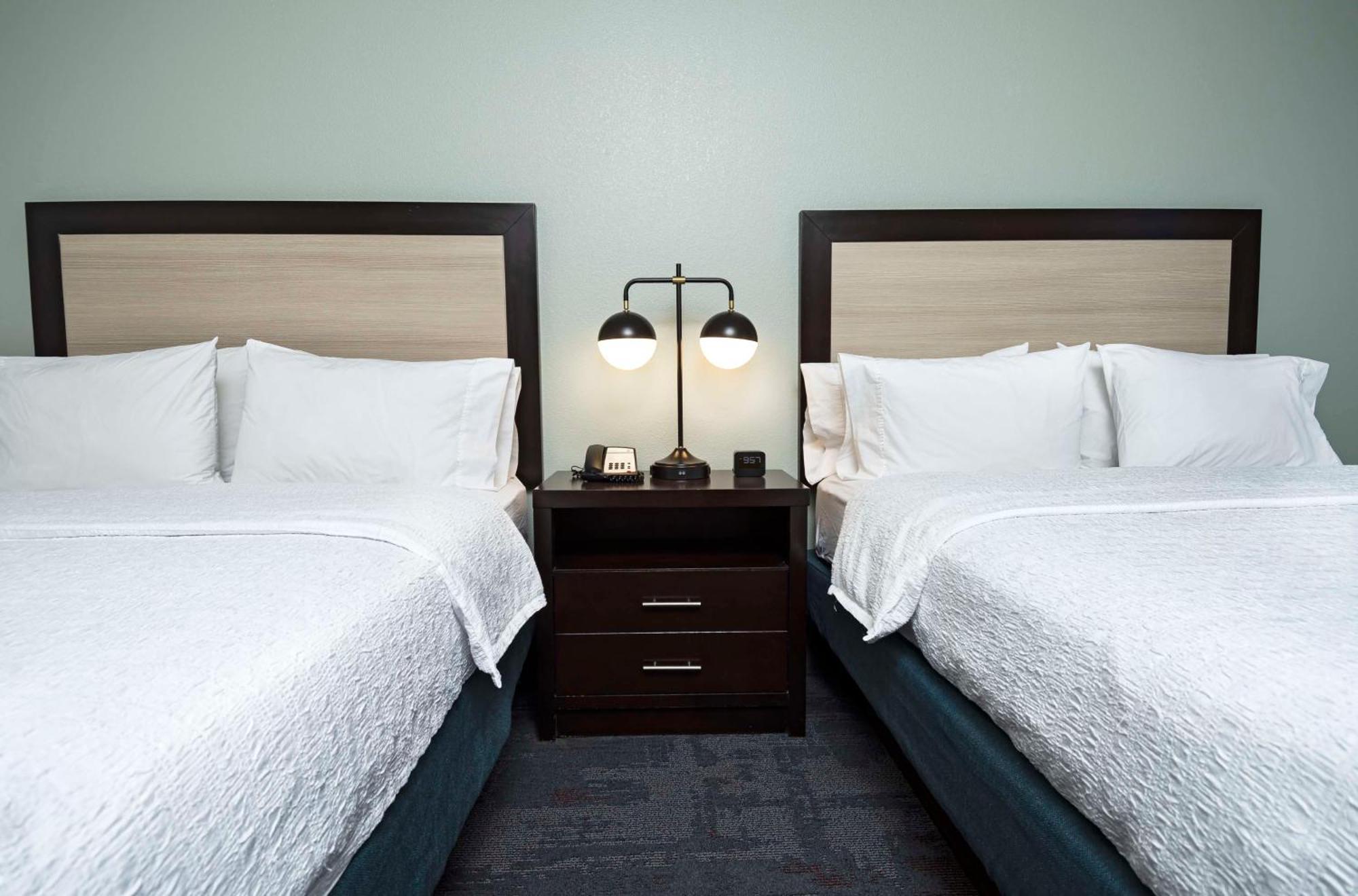 Hampton Inn & Suites - Raleigh Downtown Екстериор снимка
