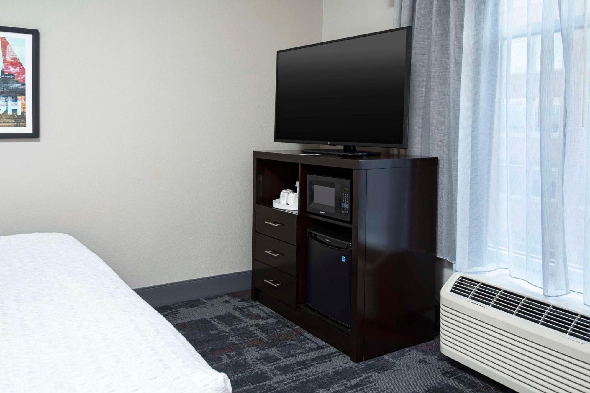 Hampton Inn & Suites - Raleigh Downtown Екстериор снимка