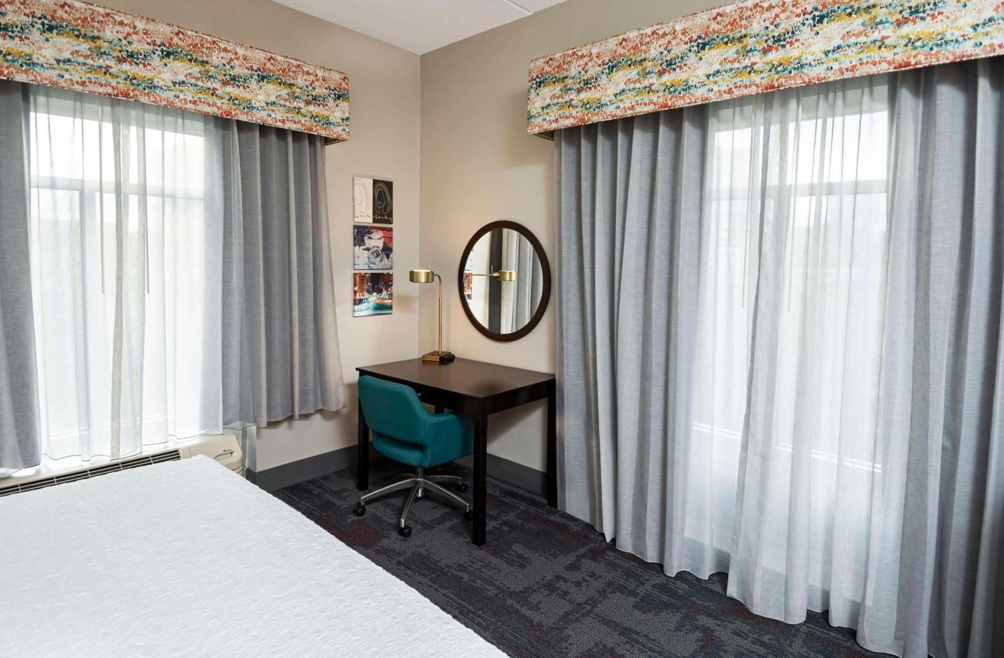 Hampton Inn & Suites - Raleigh Downtown Екстериор снимка