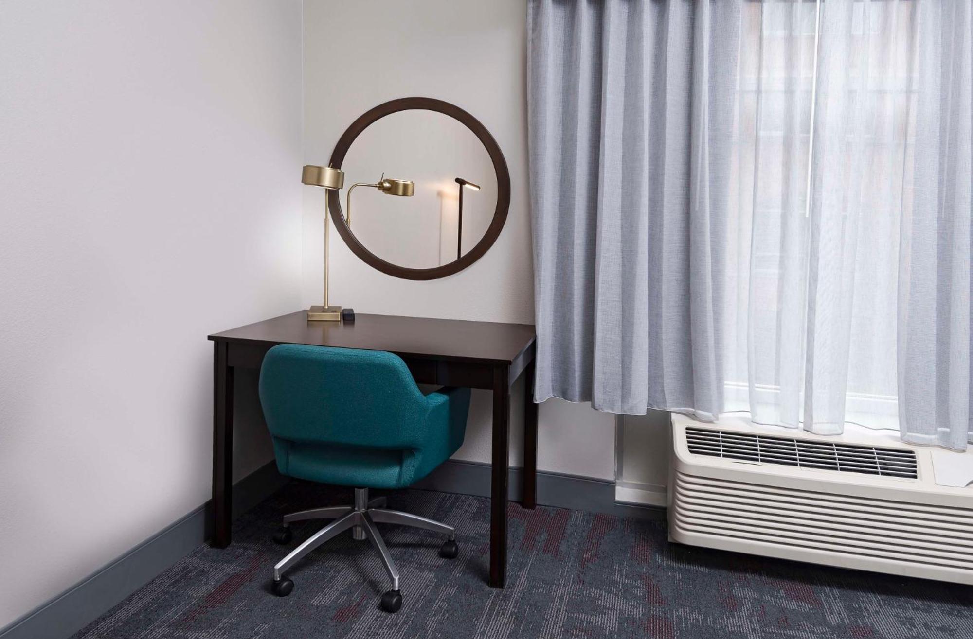 Hampton Inn & Suites - Raleigh Downtown Екстериор снимка