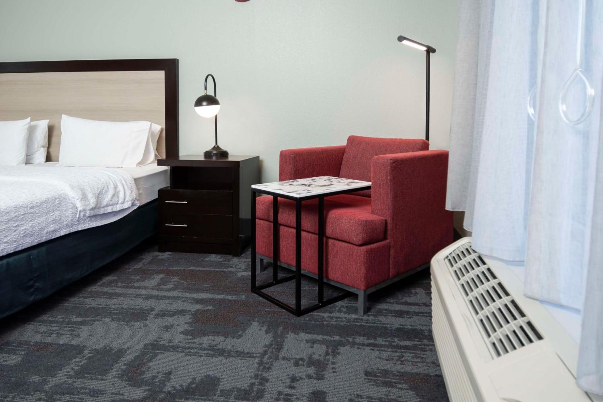Hampton Inn & Suites - Raleigh Downtown Екстериор снимка