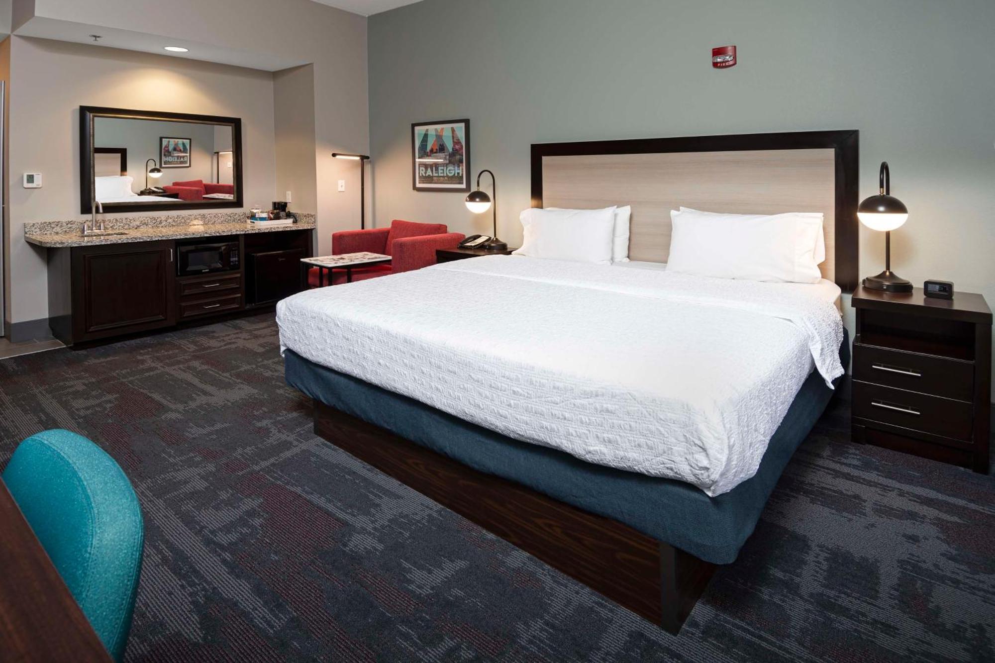 Hampton Inn & Suites - Raleigh Downtown Екстериор снимка