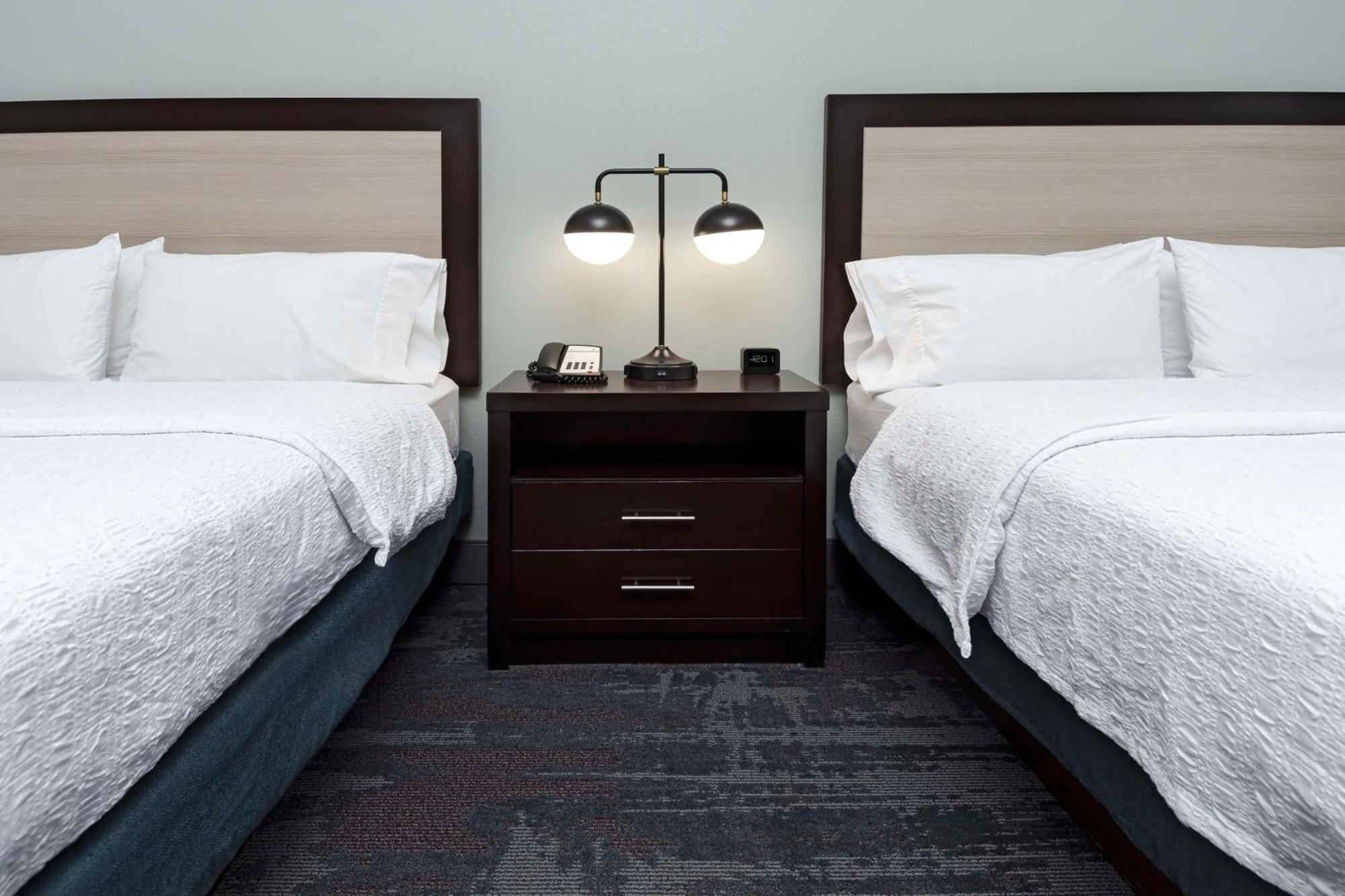 Hampton Inn & Suites - Raleigh Downtown Екстериор снимка