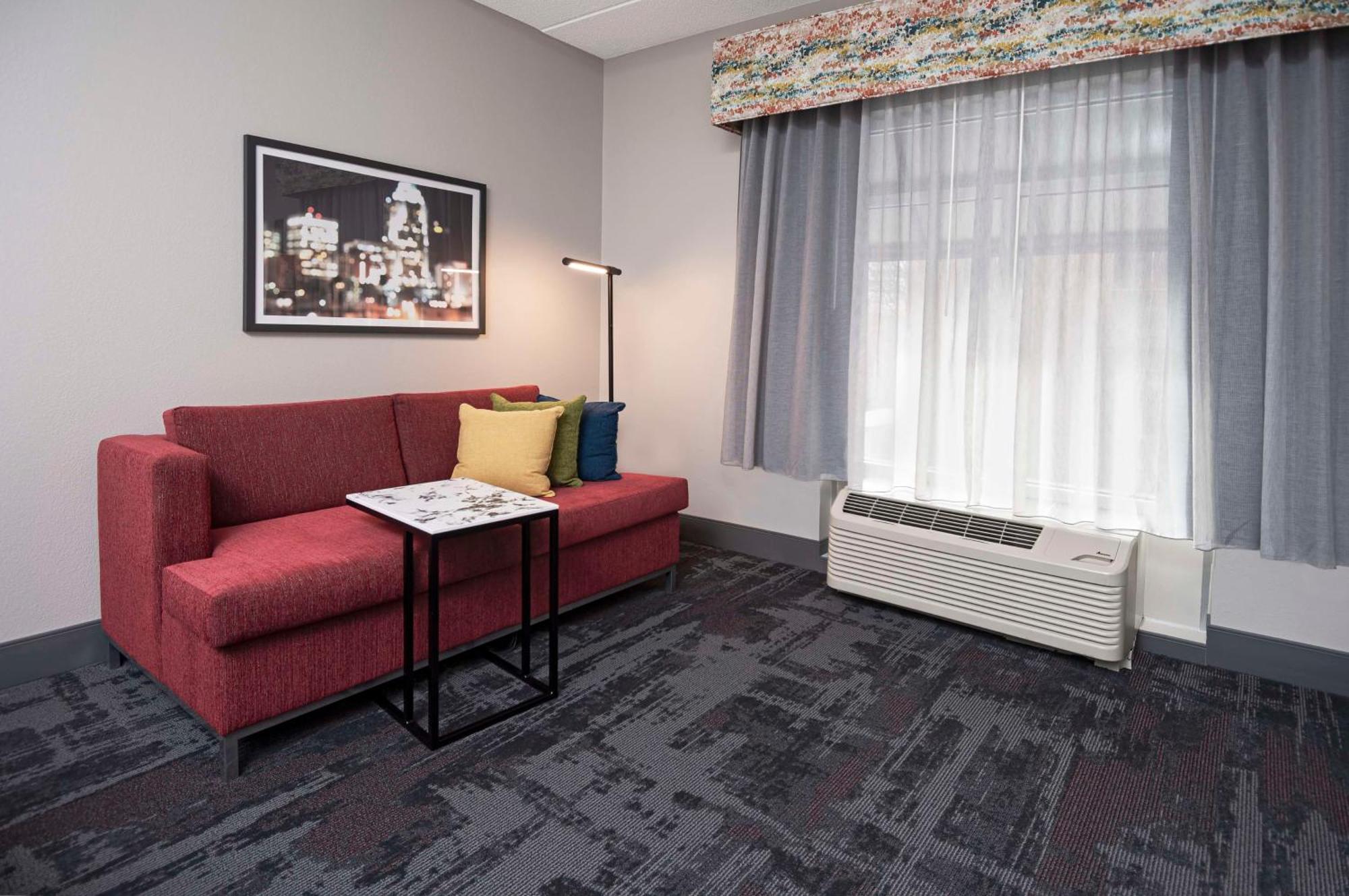 Hampton Inn & Suites - Raleigh Downtown Екстериор снимка