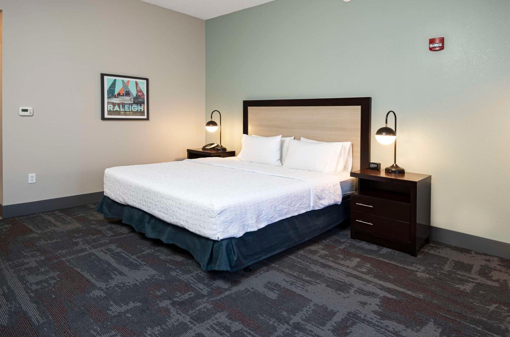 Hampton Inn & Suites - Raleigh Downtown Екстериор снимка