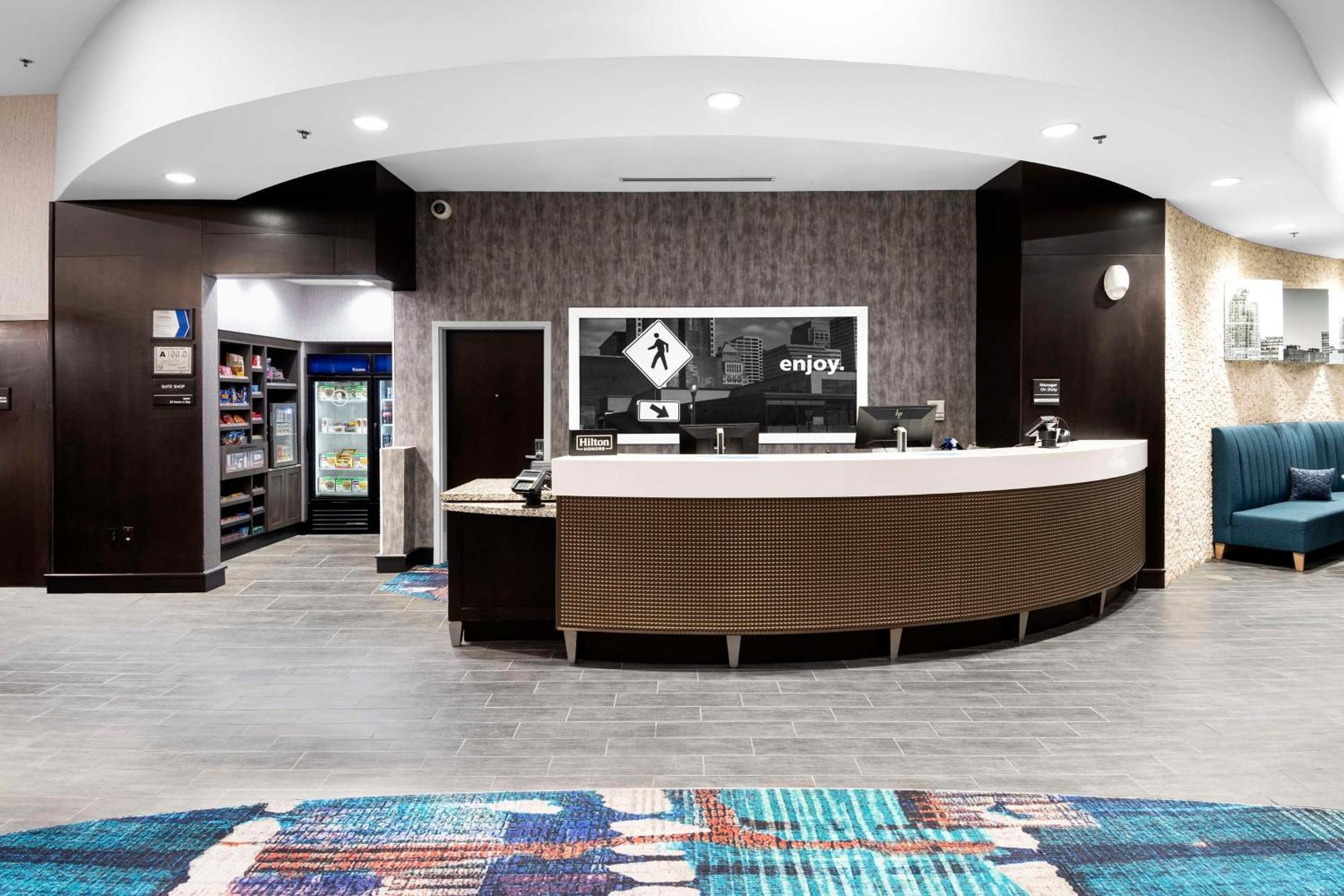 Hampton Inn & Suites - Raleigh Downtown Екстериор снимка