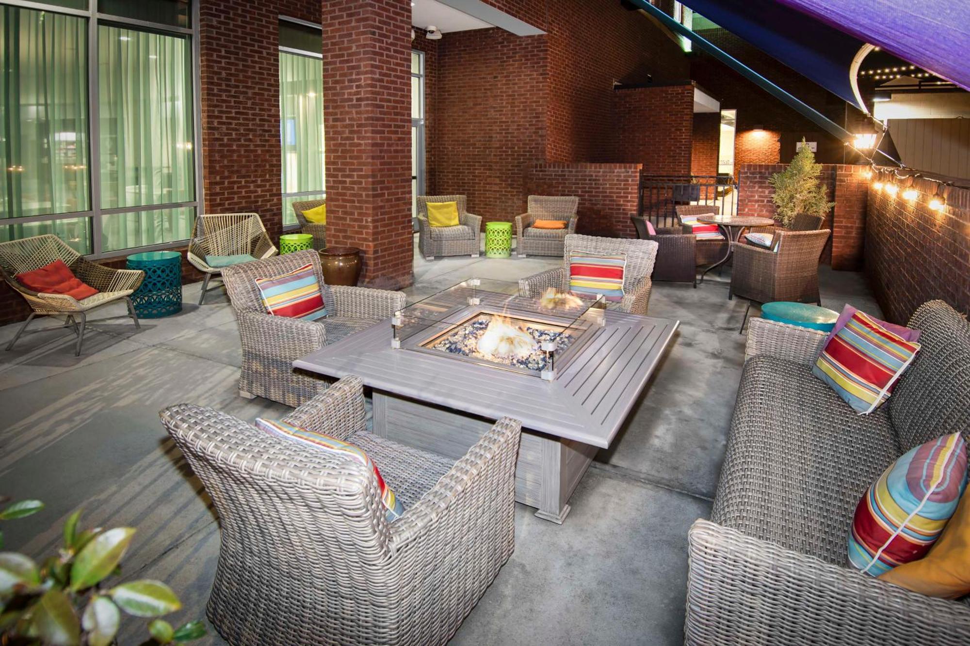 Hampton Inn & Suites - Raleigh Downtown Екстериор снимка
